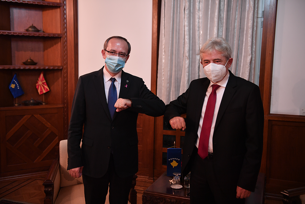 Kryeministri Hoti takoi kryetarin e BDI-së, Ali Ahmeti