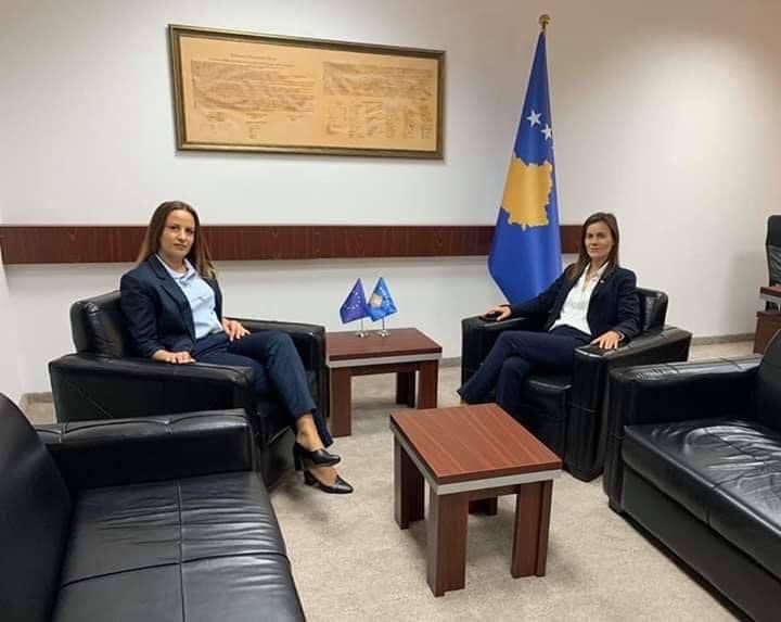 Afera 2 milonëshe, Albulena Balaj e liron nga detyra këshilltaren e saj