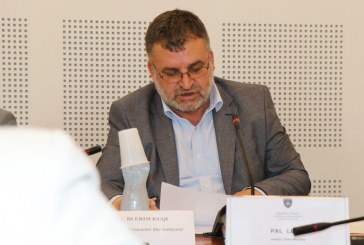 Blerim Kuqi lëshon debatin para kohe, përmend edhe shqyrtimin e largimit nga Qeveria