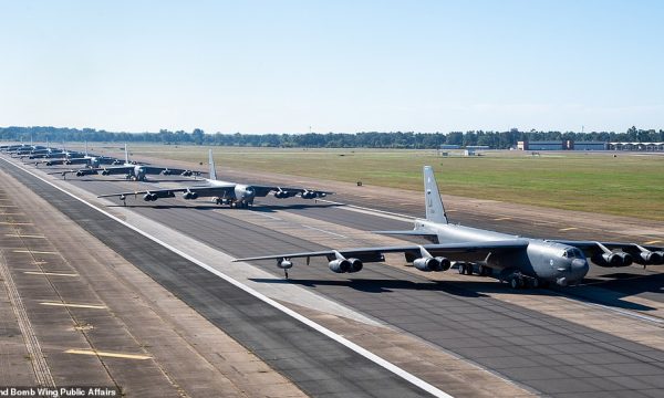 Ushtria amerikane prezanton avionët më të mëdhenj bombardues