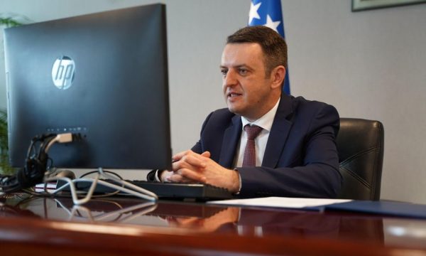 Kërkohet dorëheqja e Selim Selimit