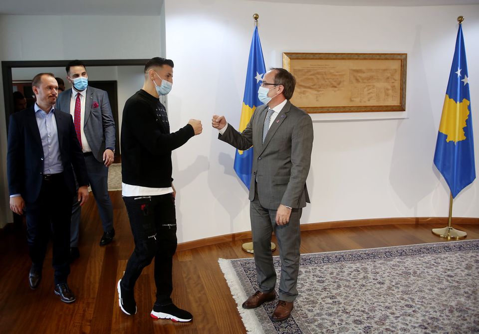 Kryeministri Hoti pret në takim kampionin, Haxhi Krasniqi