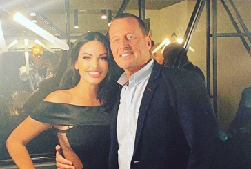 Richard Grenell poston fotografi me Bleona Qerretin