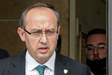 Hoti shkarkon nga detyra edhe Drejtorin e Doganës dhe atë të ATK-së