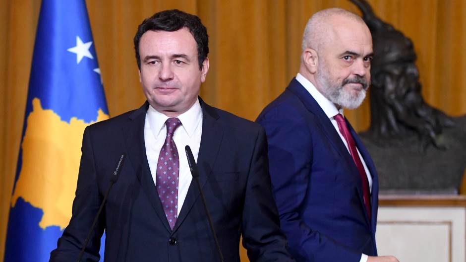 Rama e quan Kurtin revolucionar që hap luftë imagjinare me Amerikën