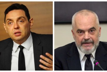 Vulin i përgjigjet ashpër Edi Ramës: Do mbahesh mend vetëm për çorapet