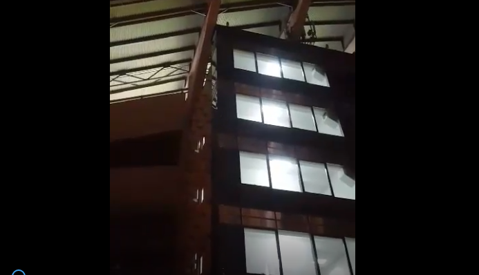 Himni i Kosovës jehonë në Shkup disa orë para ndeshjes (VIDEO)