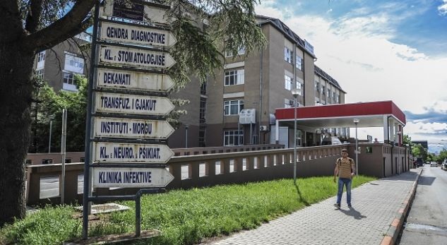 Punëtorët mbështetës të QKUK-së paralajmërojnë protesta nëse nuk iu realizohen shtesat prej 300 euro