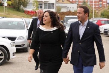Burri i Vjosa Osmanit paralajmëron padi për deputeten e AAK-së: Unë nuk jam dhe as nuk kam qenë ndonjëherë Konsull