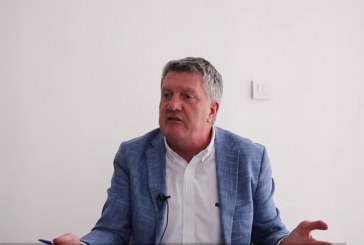 Milaim Zeka i del në mbrojtje Haxhi Shalës dhe djalit të tij: Flakroni bash e meriton