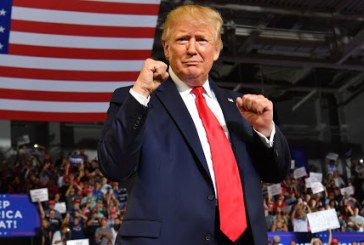 Trumpi ngushton epërsinë