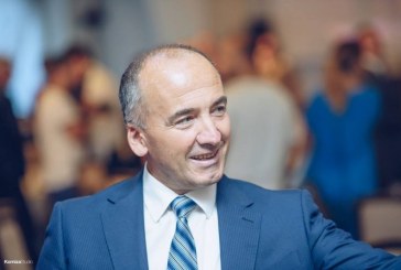 Dy persona kërcënojnë kryetarin e Pejës, Gazmend Muhaxheri