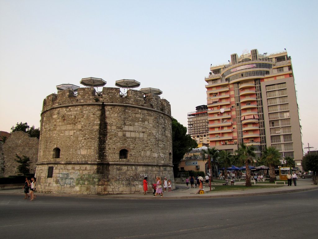 Zhduket 32-vjeçari në Durrës