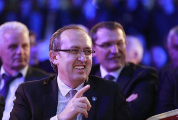 Avdullah Hoti dhe 49 zëvendësministrat e tij