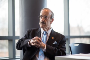 Eliot Engel thotë se Specialja po shënjestron vetëm shqiptarët, kërkon nga SHBA ta ekzaminojë punën e saj