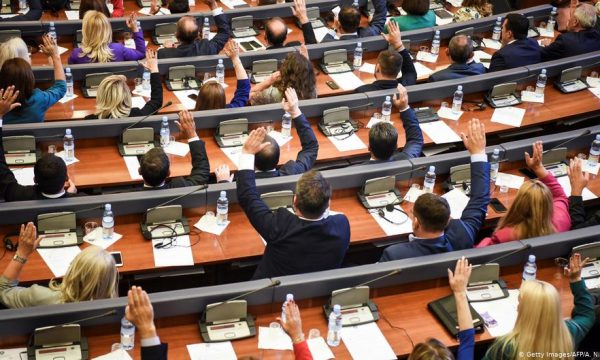 Nesër rivotohet Projektligji për Rimëkëmbje Ekonomike, shqyrtohen edhe disa pika të mbetura
