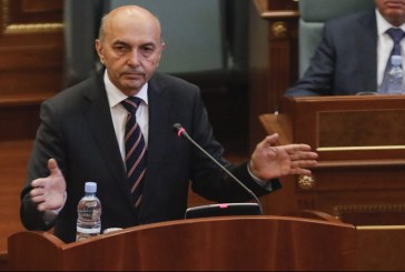 Isa Mustafa: Presidenti i takon PDK’së, Vjosa Osmanin nuk e pranojmë