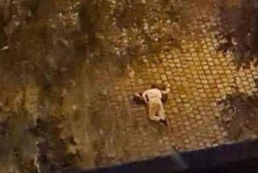 Del fotografia ku terroristi shihet i vrarë