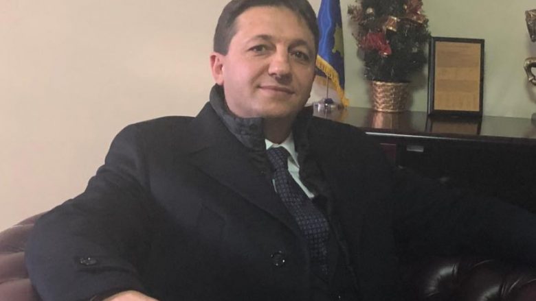Lindon Kqira nuk e pranon vendimin e Osmanit për shkarkimin e tij nga pozita e konsullit, e quan antikushtetues