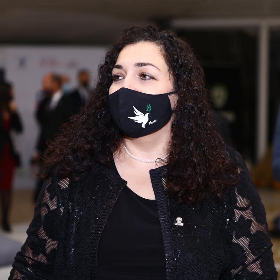 Vjosa Osmani infektohet me Covid-19