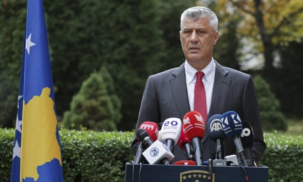 Thaçi reagon nga Haga, publikon fotografi me mesazh publik