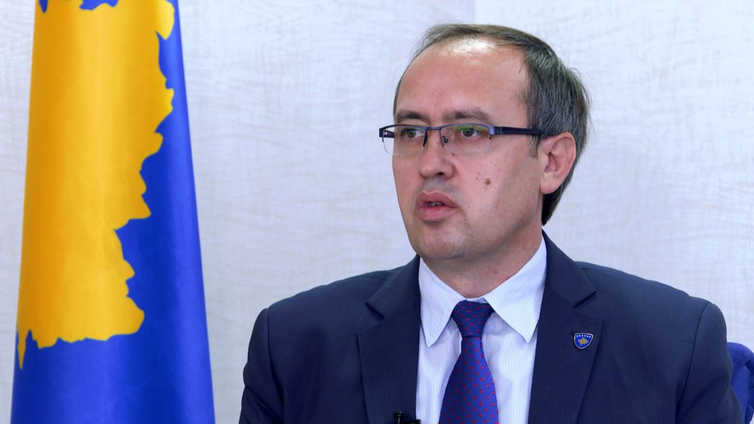 Kërcënimet e Vuçiqit për luftë, vjen reagimi i Hotit
