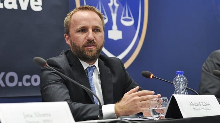 Deputeti i PDK-së e quan Kurtin dezertor që ka abstenuar nga historia