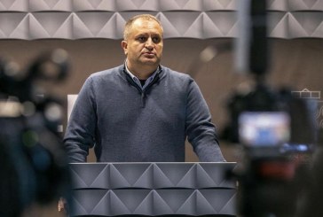 Shpend Ahmeti jep një lajm të mirë: Të gjitha familjet me asistencë sociale do të ndihmohen me nga 80 euro