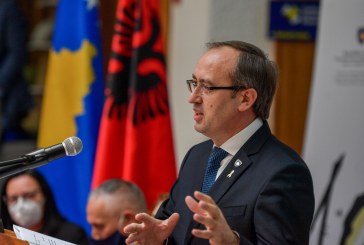 Hoti: Nuk jap dorëheqje, komentimet e tilla janë të pavërteta