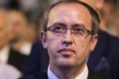 Hoti thotë se aktakuzat ndaj Thaçit, Veselit, Krasniqit e Selimit e kanë vënë shtetin në sprovë