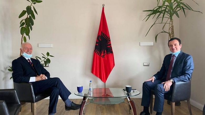 Sokol Dobruna aderon në partinë e Albin Kurtit