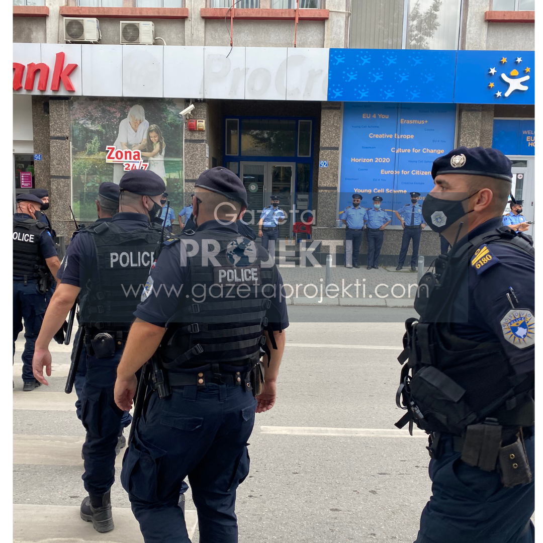 Qeveria e Kosovës obligon policinë për kontrolla të rrepta për zbatimin e masave anti-covid