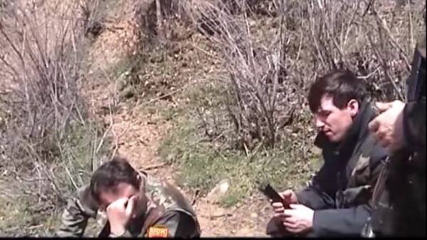 Sqarohet deklarata e Baton Haxhiut: Kadri Veseli nuk kërceu nga aeroplani, ishte helikopter