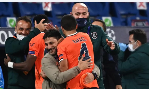 Manchester United kthehen kokulur nga Stambolli