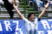 Diego Armando Maradona, lamtumira e një legjende të futbollit: Rrëfimi për djaloshin e varfër që bëri botën ta dashurojë falë magjisë së tij