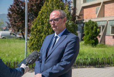 Katër nxënës dhe dy mësimdhëns të infektuar me COVID-19 në Ferizaj