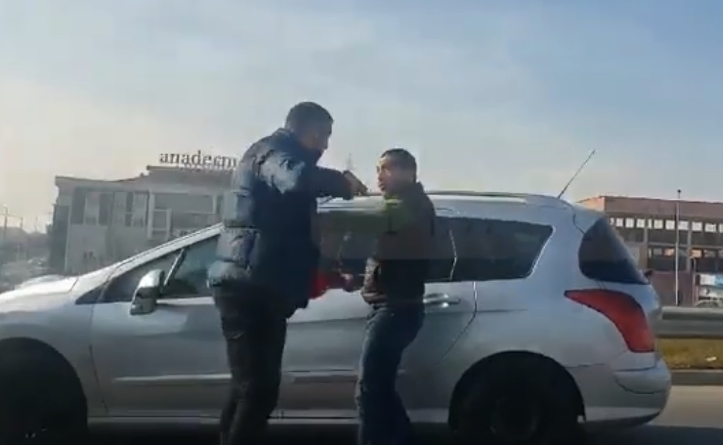 Përleshje me armë zjarri në mes të rrugës në Veternik