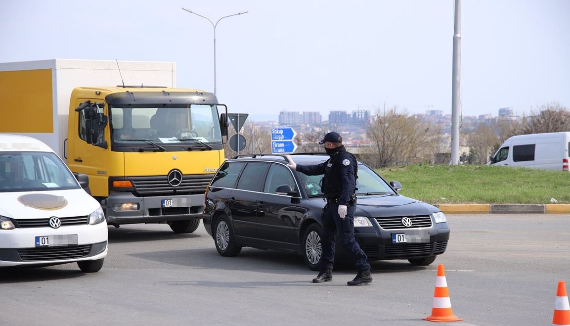 Ministria e Shëndetësisë del me njoftim, 14 komuna i fut në zonë të kuqe