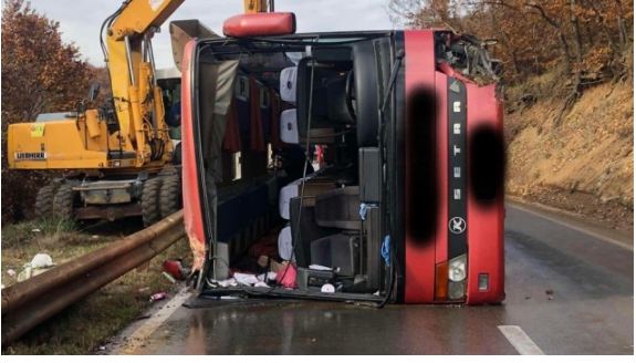 Aksidentohet autobusi Prishtinë-Gjilan, lëndohen katër persona