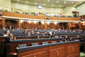 Përfundon seanca, dy debatet parlamentare shtyhen për nesër