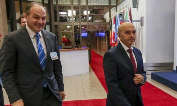 PDK-ja zbulon kushtin që i kanë vënë Isa Mustafës për çështjen e presidentit