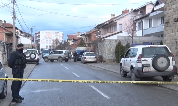 Në Prizren djali vret babain në mes të rrugës