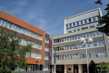 Kuvendi dhe Presidenca ndajnë nga 600 euro shtesë në paga për festat e fundvitit