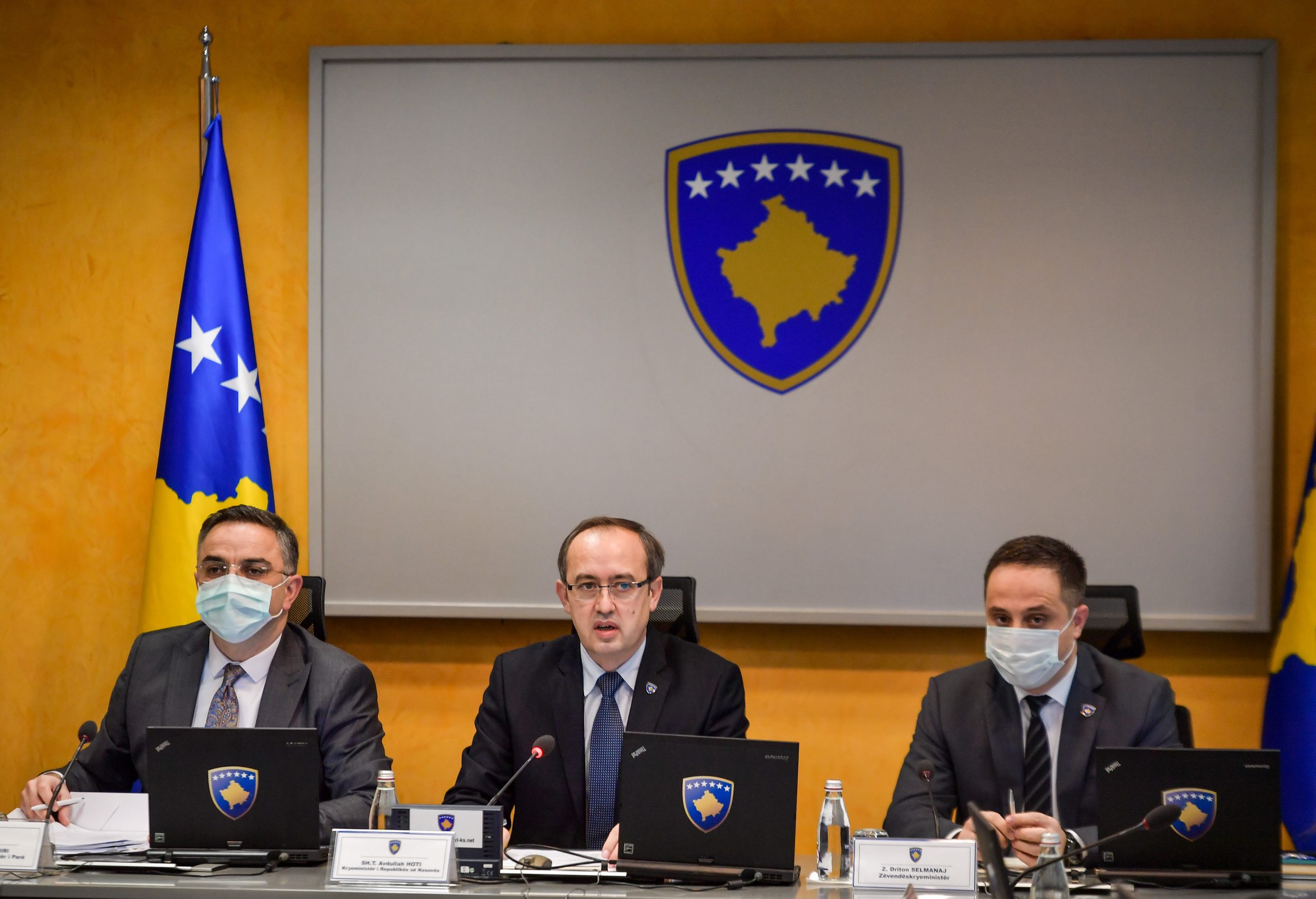 Zyrtare: Bie Qeveria Hoti