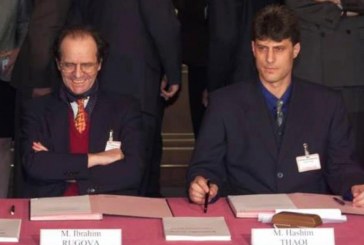 Edi Rama publikon foto epike të Rugovës bashkë me Thaçin nën moton “Liria ka emër”