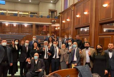 Selmanaj provokon Vetëvendosjen: “Të fala nga Shtëpia e Madhe – LDK”