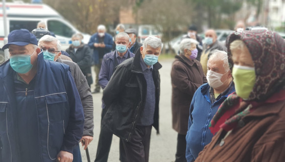Covid-19, fillon vaksinimi në veri të Kosovës