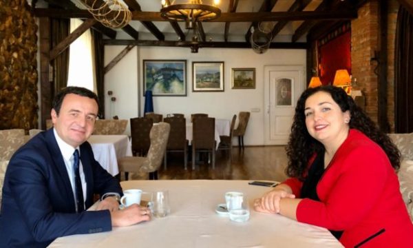 Haxhi Avdyli tregon nëse Vjosa Osmani ia kërkoi Kurtit postin e presidentit