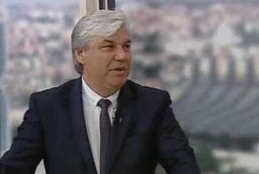 Kryeziu: Vjosa Osmani duhet të thërras liderët e partive për shpërndarjen e Kuvendit