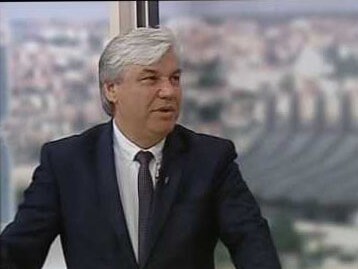 Kryeziu: Vjosa Osmani duhet të thërras liderët e partive për shpërndarjen e Kuvendit